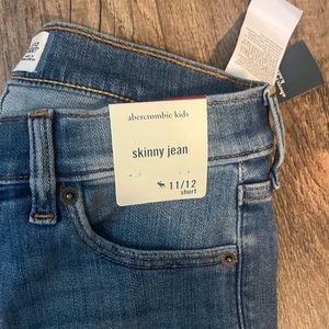 Brand new with tags Abercrombie Kids/boys Skinny Jeans Size 11/12 short.